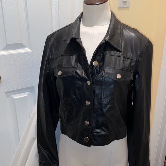 cropped leather jacket w silver detailing - Picture 2 of 5